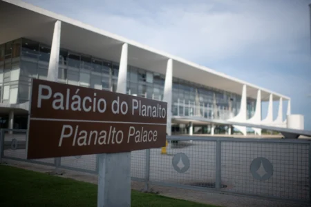 Lula deve veto a penduricalho que beneficia servidores de alto escalão agora