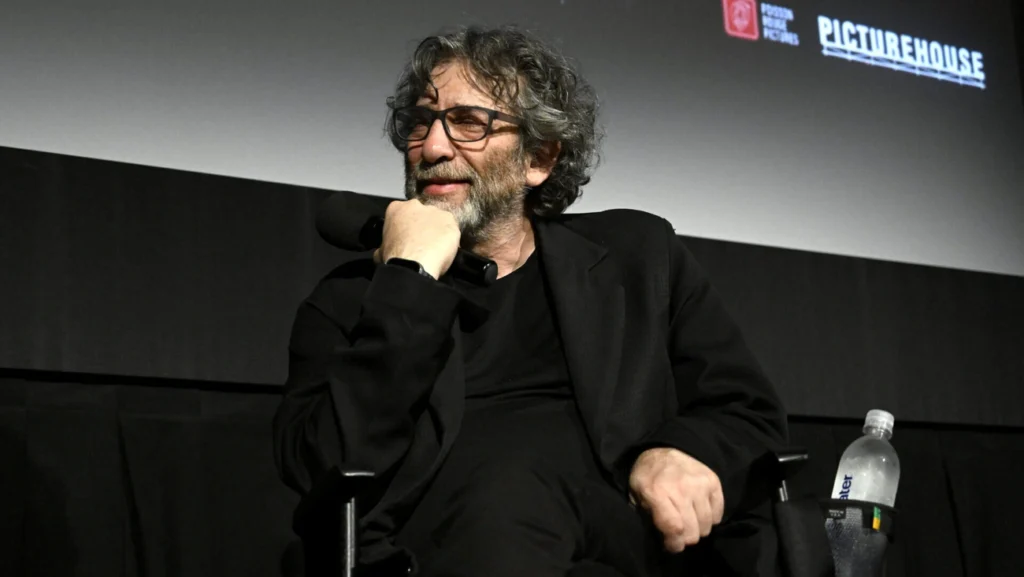 Neil Gaiman rejeita denúncias de má conduta sexual e desafia provas