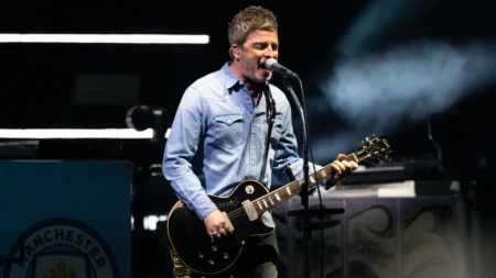 Noel Gallagher é eleito Compositor do Ano no BRIT Awards 2026 em Manchester hoje Noel Gallagher é eleito Compositor do Ano no BRIT Awards 2026 em Manchester hoje