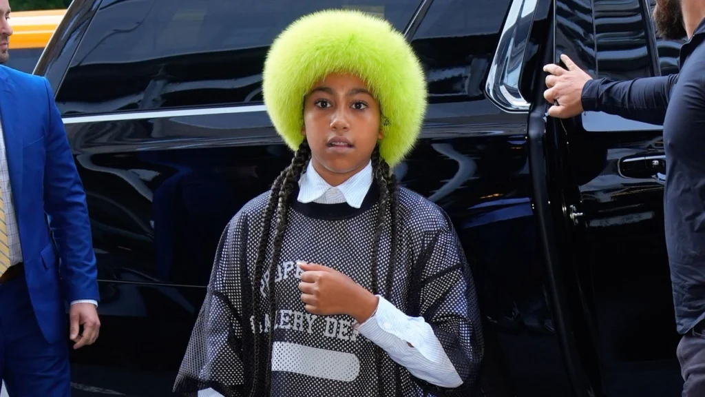 North West assina com a Gamma, filha de Kim Kardashian e Ye lança sua carreira musical North West assina com a Gamma, filha de Kim Kardashian e Ye lança sua carreira musical