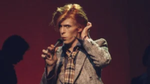 David Bowie Ignorou o Alerta de John Lennon e Sofreu na Mão da Indústria Musical Agora Entenda o Conselho Ignorado