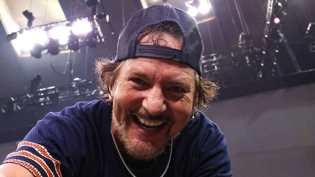 Eddie Vedder revela a corajosa batalha pela cura da EB em seu show beneficente Eddie Vedder revela a corajosa batalha pela cura da EB em seu show beneficente