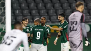 Palmeiras vence primeira no Brasileirão com goleada de 5 x 1 sobre o Vitória hoje