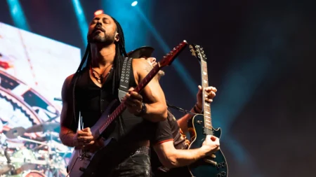Angra retorna agora com turnê de Holy Land 30 anos