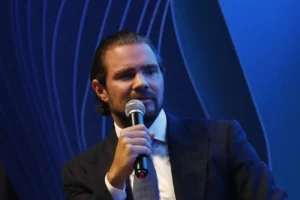 Vorcaro hoje perto de delação após extração de dados de oito celulares