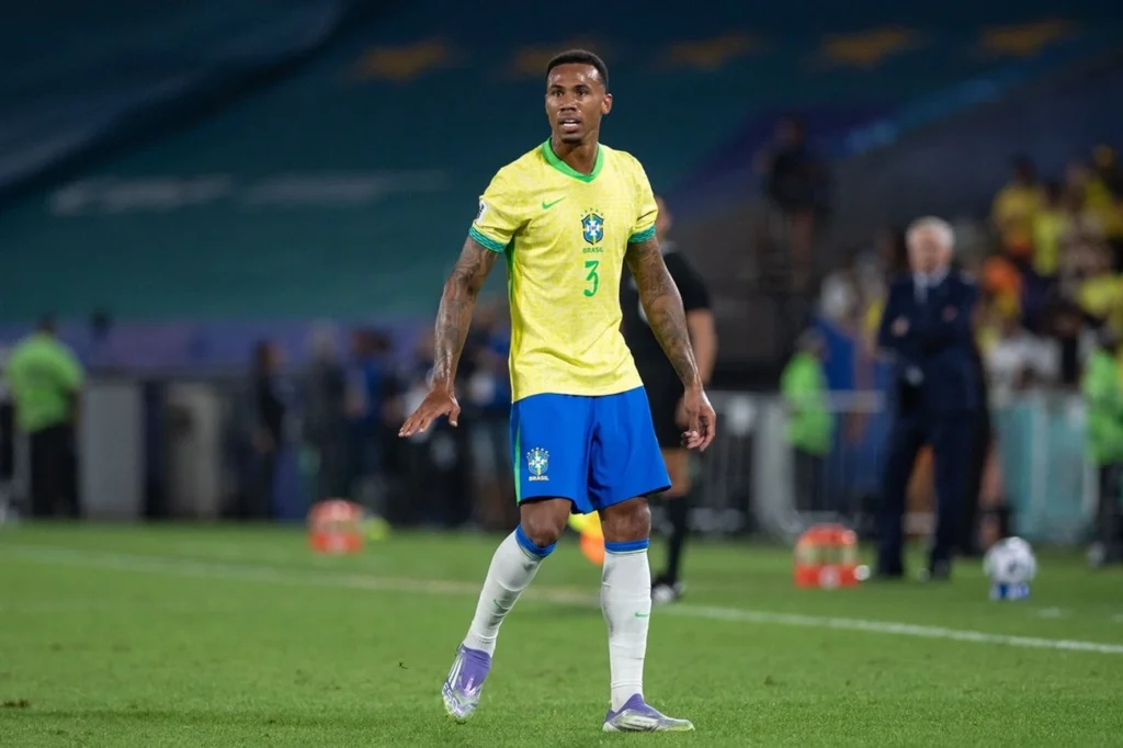 Gabriel Magalhães é suspenso da Seleção Brasileira por lesão no jogo de hoje Gabriel Magalhães é suspenso da Seleção Brasileira por lesão no jogo de hoje