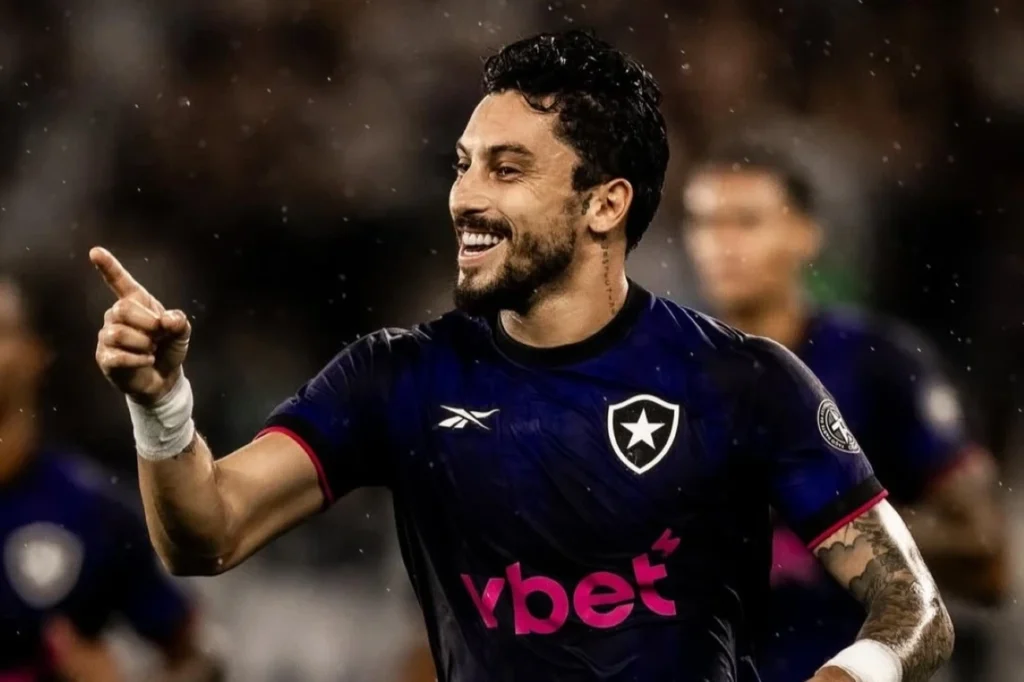 Alex Telles chama você para assistir Botafogo x Internacional em Brasília, hoje às 18h30 Alex Telles chama você para assistir Botafogo x Internacional em Brasília, hoje às 18h30