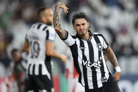 Botafogo vence com autoridade e assume liderança na Sul-Americana hoje