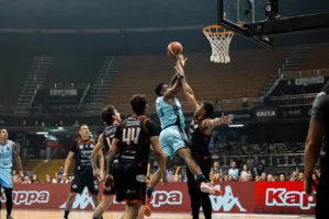 Rafael Paulichi lidera Brasília Basquete a vitória emocionante de 73 a 64