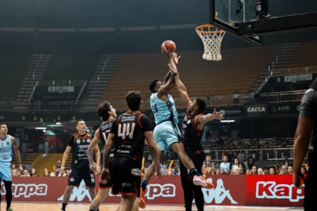 Rafael Paulichi lidera Brasília Basquete a vitória emocionante de 73 a 64