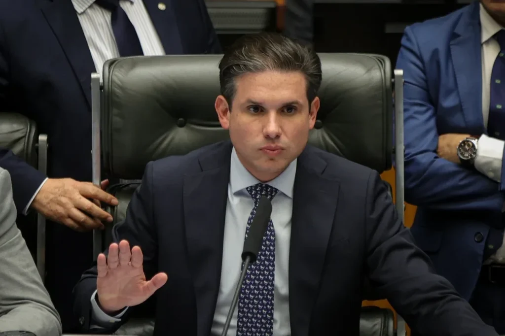 Câmara define hoje relator da PEC 6×1 em reunião de líderes