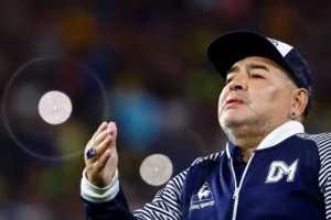 Filha de Maradona agora acusa médicos de manipulação em julgamento