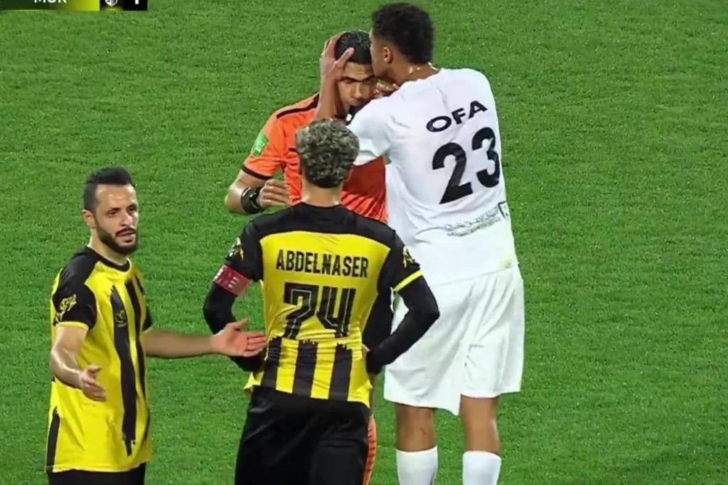 Vídeo agora gol validado por VAR no Egito surpreende