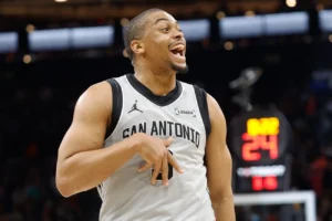 Keldon Johnson é eleito o melhor sexto homem da NBA na temporada 2025/26