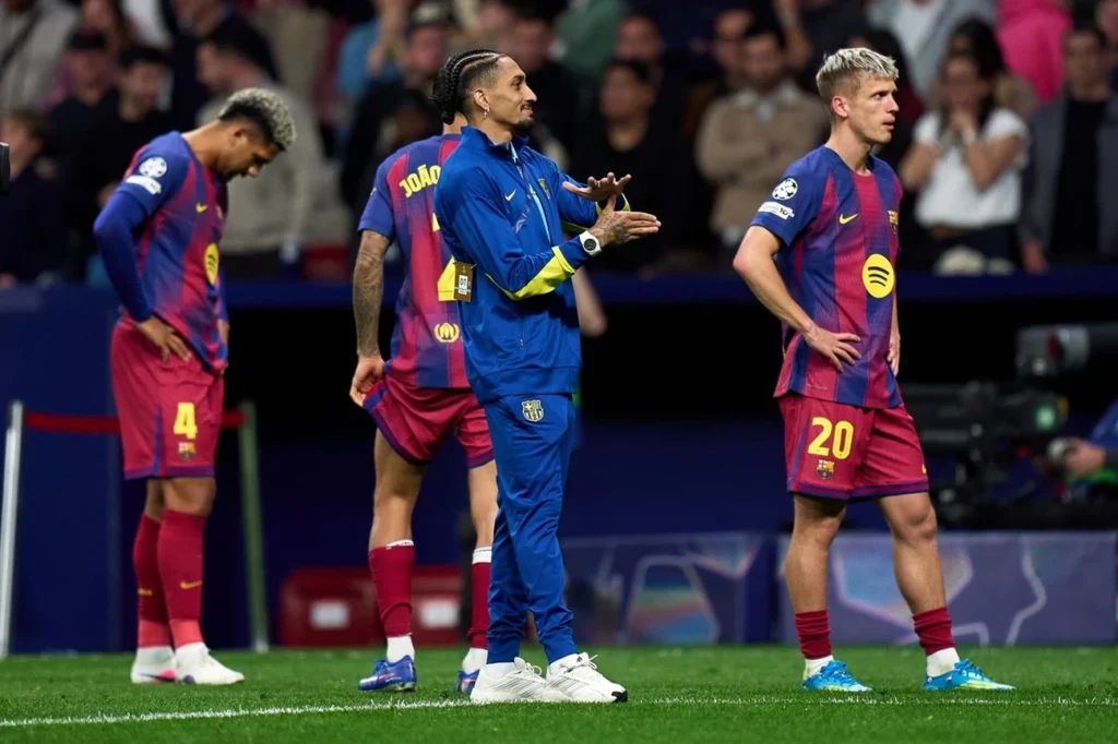 Raphinha pode ser punido pela Uefa depois de acusar arbitragem de roubo na Champions League