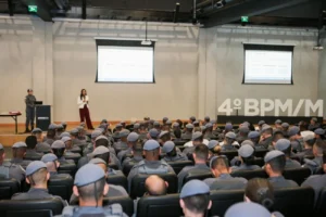 PMs aprendem a lidar com autistas agora em curso de TEA