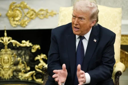 Trump ameaça inferno ao Irã se Ormuz não reabre em 48 horas