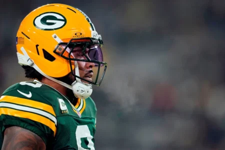 Jogador estrela da NFL Josh Jacobs preso por violência doméstica nos EUA hoje