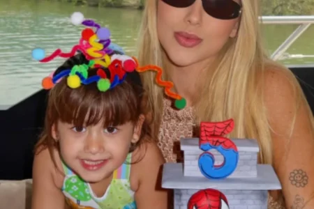 Bolo do Homem-Aranha de 5 anos agora é viral nas redes sociais