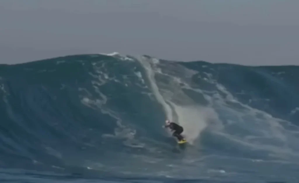Michaela Fregonese quebra recorde de onda surfada mais alta por uma mulher no Brasil hoje com 12 25m Michaela Fregonese quebra recorde de onda surfada mais alta por uma mulher no Brasil hoje com 12 25m