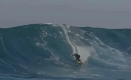Michaela Fregonese quebra recorde de onda surfada mais alta por uma mulher no Brasil hoje com 12 25m