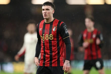 Bournemouth afasta Álex Jiménez por mensagens a menor de 15 anos agora