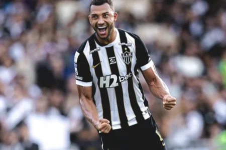 Vitor Hugo decide a 18ª rodada do Brasileiro com gol de chute forte Vitor Hugo decide a 18ª rodada do Brasileiro com gol de chute forte
