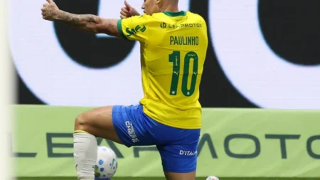 Palmeiras vence Chapecoense por 1×0 e assume liderança do Brasileirão hoje Palmeiras vence Chapecoense por 1x0 e assume liderança do Brasileirão hoje