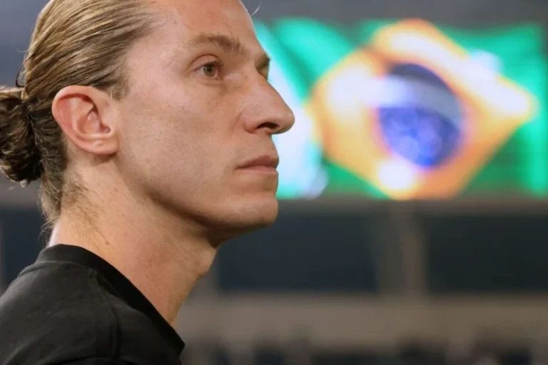 Filipe Luís chega agora ao Monaco, substitui Sébastien e comanda a partir de 2027