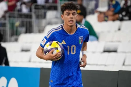 Filho de ex-jogador brasileiro agora na seleção italiana aos 18 anos