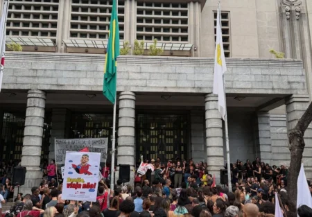 Greve de professores em Belo Horizonte: Prefeitura rejeita acordo hoje