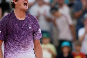 João Fonseca surpreende e vence Djokovic, virando histórico em Roland Garros hoje