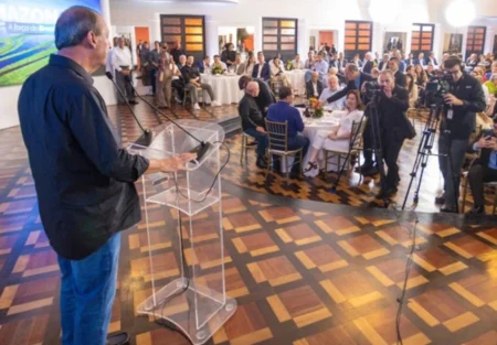 Lula se reúne com prefeitos no AM hoje, celulares proibidos e Joesley presente