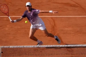 João Fonseca conquista incrível vitória sobre Djokovic em 4 horas e 53 minutos