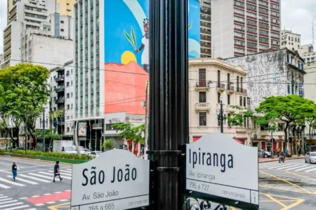 Justiça Suspende Times Square Paulistana no Centro de SP: Projeto de Telões Luminosos Fica Pausado