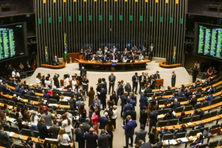 Câmara debate fortalecimento da Lei Mariana Ferrer e medidas contra crimes sexuais