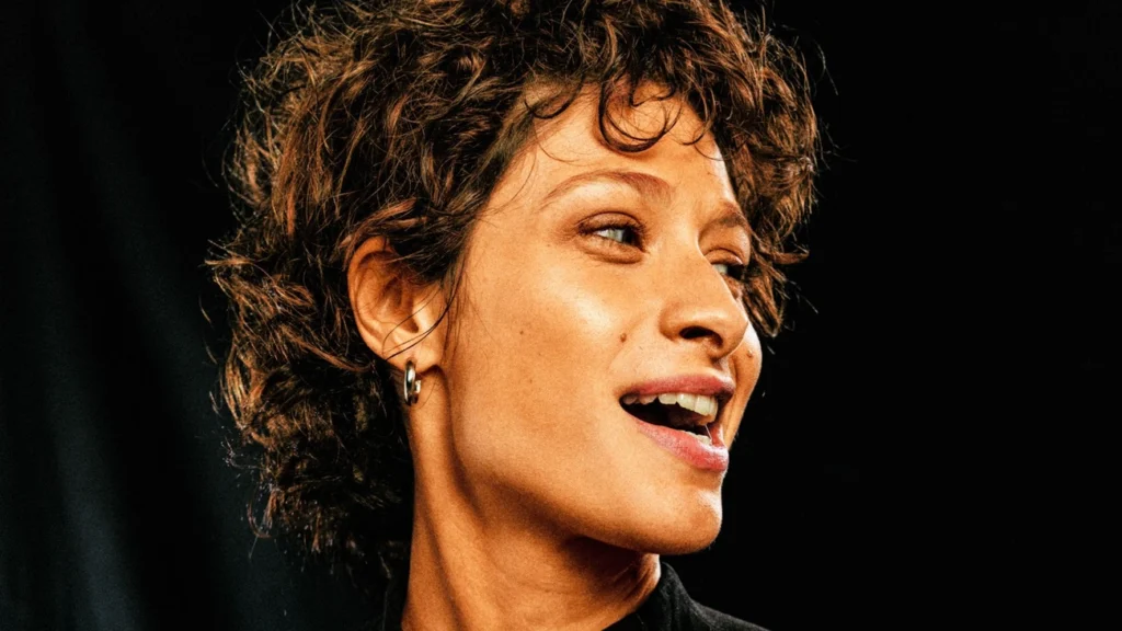 Luisa Arraes se torna a rainha do rock nas telas com Cássia O Filme Luisa Arraes se torna a rainha do rock nas telas com Cássia O Filme