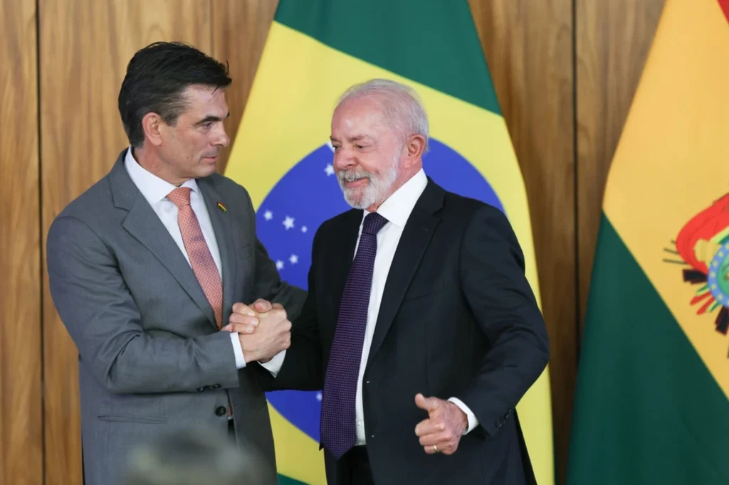 Lula envia R$ 10 milhões de ajuda humana a Bolívia hoje
