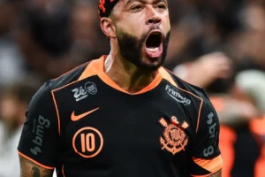Memphis Depay estreia hoje na Libertadores pelo Corinthians agora