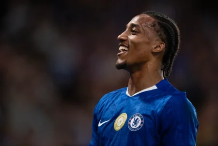 João Pedro iguala marca de gols, estilo e liberdade ao lado de Lewandowski e Kane João Pedro iguala marca de gols, estilo e liberdade ao lado de Lewandowski e Kane