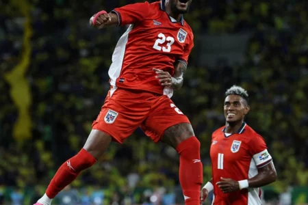 Brasil bate na porta da Copa do Mundo com empate emocionante no Maracanã Brasil bate na porta da Copa do Mundo com empate emocionante no Maracanã