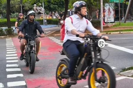 Prefeitura de SP lança consulta sobre bikes elétricas hoje