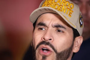 Abelardo de la Espriella, o Tigre que surpreendeu na Colômbia com 43% dos votos