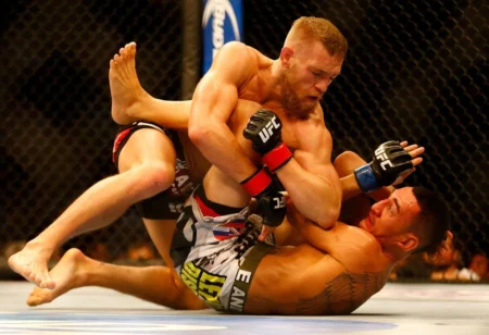 McGregor retorna hoje UFC com revanche contra Holloway após 13 anos