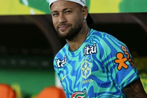 Neymar agora é lembrado pelos torcedores após empate do Brasil