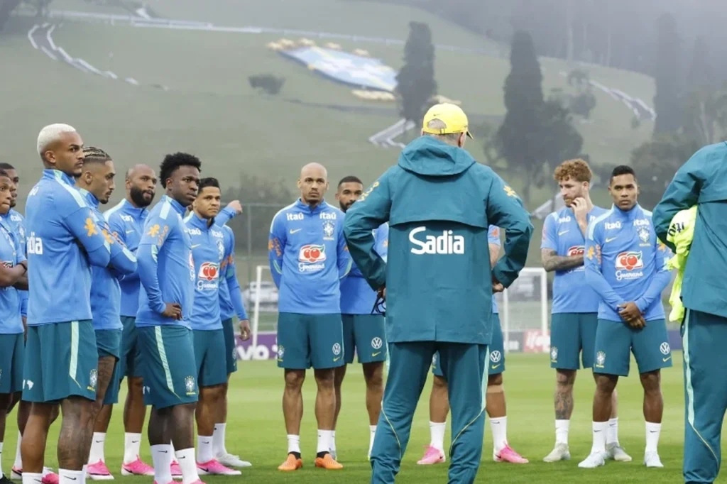 Seleção Brasileira treina na Granja Comary com 23 jogadores presentes Seleção Brasileira treina na Granja Comary com 23 jogadores presentes