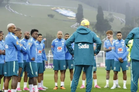 Seleção Brasileira treina na Granja Comary com 23 jogadores presentes Seleção Brasileira treina na Granja Comary com 23 jogadores presentes